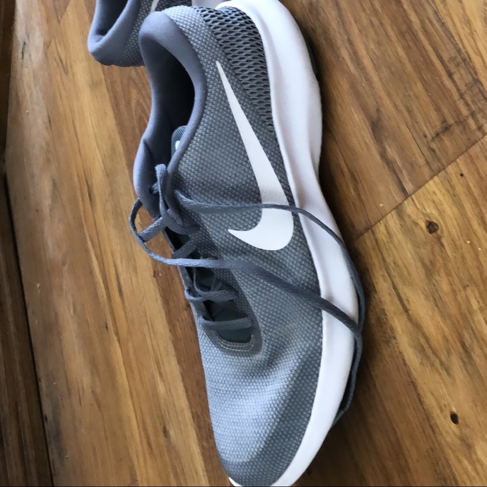 Nike Tennis Shoes size 10.5